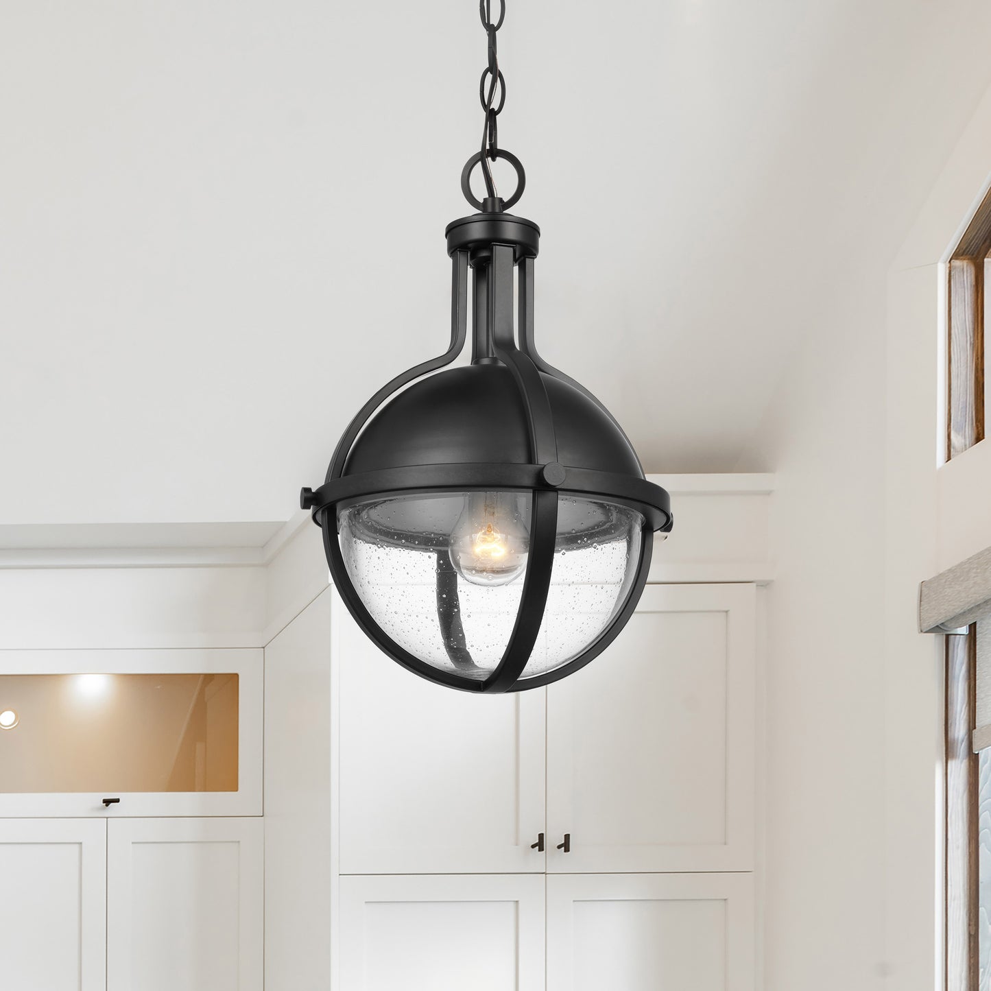 Lincoln - 1 Light Medium Pendant - Medium Base - 60 Watt - Matte Black Finish - Clear Seeded Glass