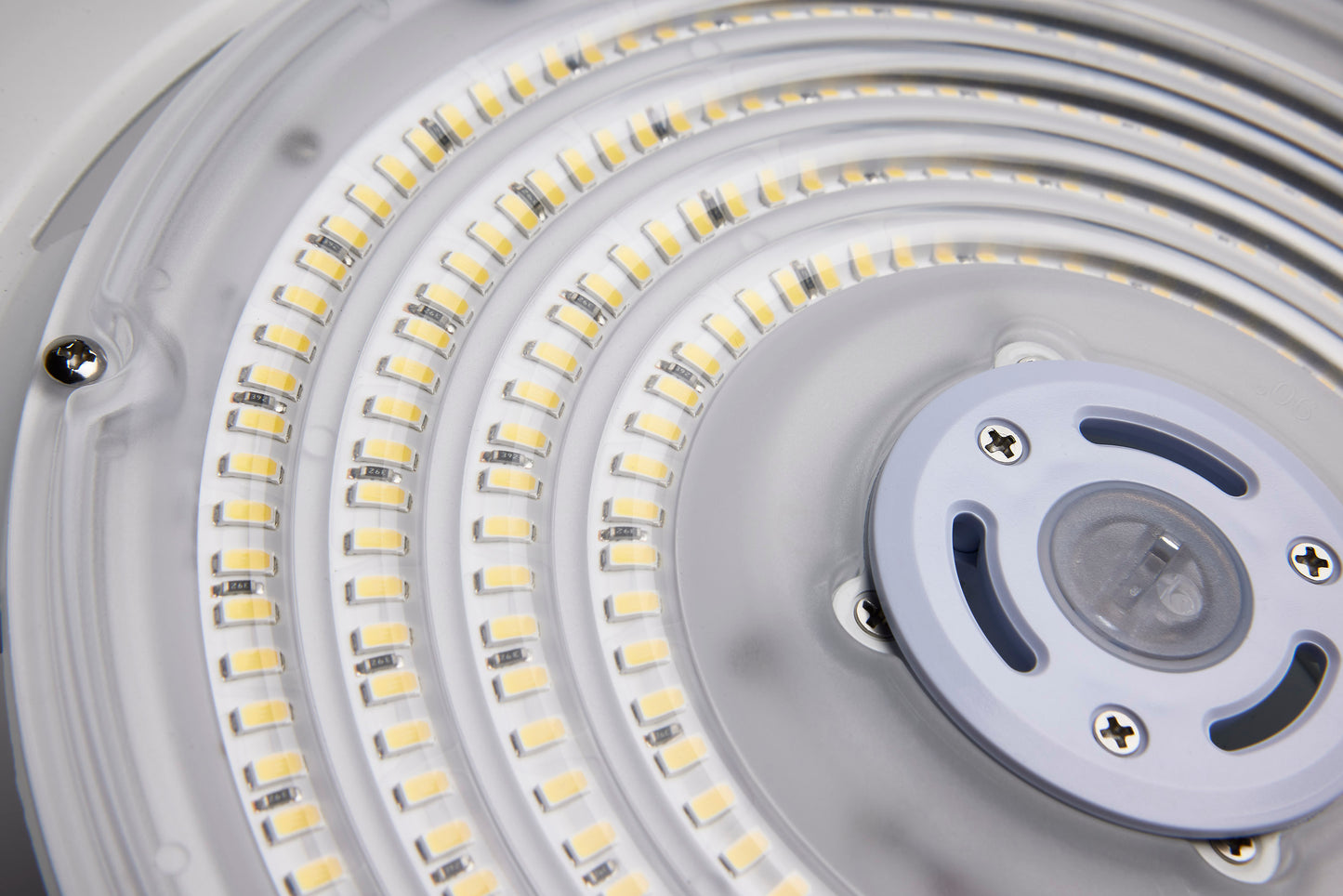 100W UFO LED High Bay; 14400 Lumens; 5000K; 120-277 Volt; 0-10V Dimmable; White Finish